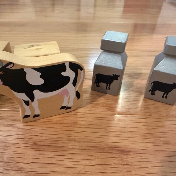 Melissa & Doug Wooden Farm Train Playset - Picture 4 of 6